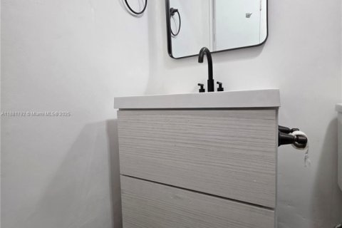 Condominio en alquiler en Miami, Florida, 2 dormitorios, 91.97 m2 № 1924732 - foto 22