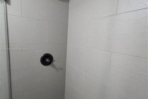 Condominio en alquiler en Miami, Florida, 2 dormitorios, 91.97 m2 № 1924732 - foto 21