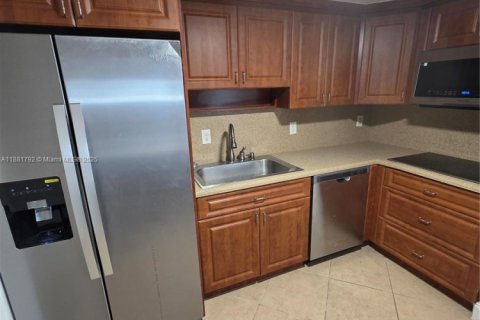 Condominio en alquiler en Miami, Florida, 2 dormitorios, 91.97 m2 № 1924732 - foto 8