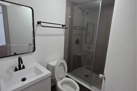 Condominio en alquiler en Miami, Florida, 2 dormitorios, 91.97 m2 № 1924732 - foto 20