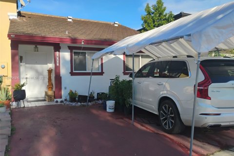 Таунхаус в Хомстед, Флорида 2 спальни, 93.09м2 № 2021722