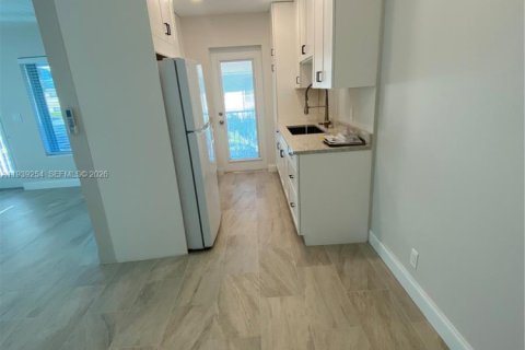 Copropriété à louer à Pompano Beach, Floride: 1 chambre, 65.03 m2 № 1996861 - photo 8