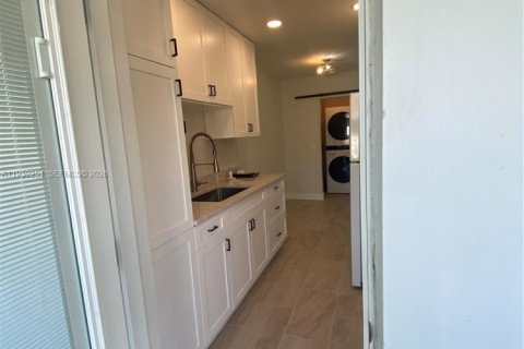 Copropriété à louer à Pompano Beach, Floride: 1 chambre, 65.03 m2 № 1996861 - photo 9