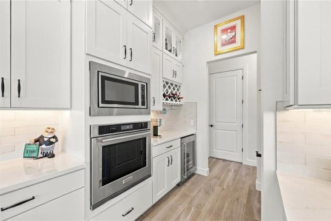 House in Winter Garden, Florida 3 bedrooms, 274.53 sq.m. № 2396206 - photo 28