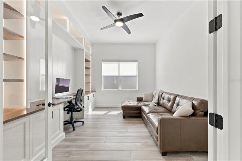 House in Winter Garden, Florida 3 bedrooms, 274.53 sq.m. № 2396206 - photo 7