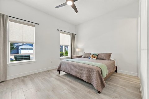 House in Winter Garden, Florida 3 bedrooms, 274.53 sq.m. № 2396206 - photo 8