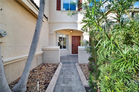 Touwnhouse à vendre à Miami, Floride: 3 chambres, 107.77 m2 № 1976664 - photo 4