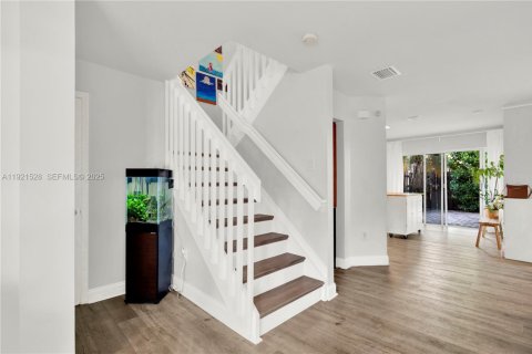 Touwnhouse à vendre à Miami, Floride: 3 chambres, 107.77 m2 № 1976664 - photo 10