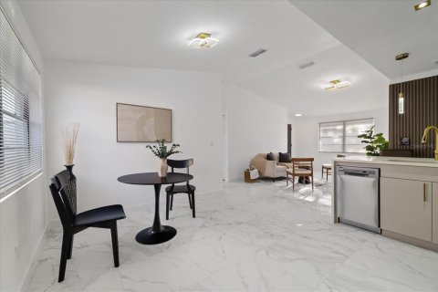 Villa ou maison à vendre à Tampa, Floride: 4 chambres, 108.97 m2 № 2389266 - photo 14