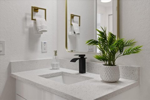 Villa ou maison à vendre à Tampa, Floride: 4 chambres, 108.97 m2 № 2389266 - photo 25
