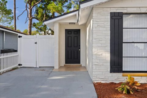 Villa ou maison à vendre à Tampa, Floride: 4 chambres, 108.97 m2 № 2389266 - photo 3