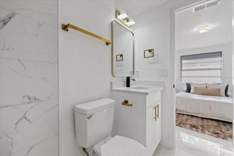 Villa ou maison à vendre à Tampa, Floride: 4 chambres, 108.97 m2 № 2389266 - photo 10