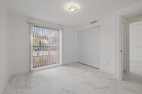 Villa ou maison à vendre à Tampa, Floride: 4 chambres, 108.97 m2 № 2389266 - photo 29
