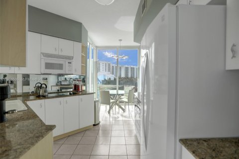 Copropriété à vendre à Aventura, Floride: 3 chambres, 197.88 m2 № 2169427 - photo 7