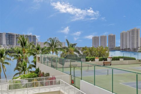 Copropriété à vendre à Aventura, Floride: 3 chambres, 197.88 m2 № 2169427 - photo 17