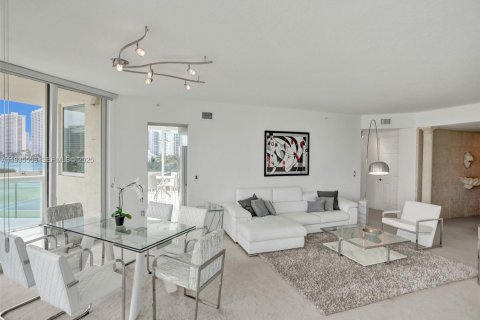 Copropriété à vendre à Aventura, Floride: 3 chambres, 197.88 m2 № 2169427 - photo 3