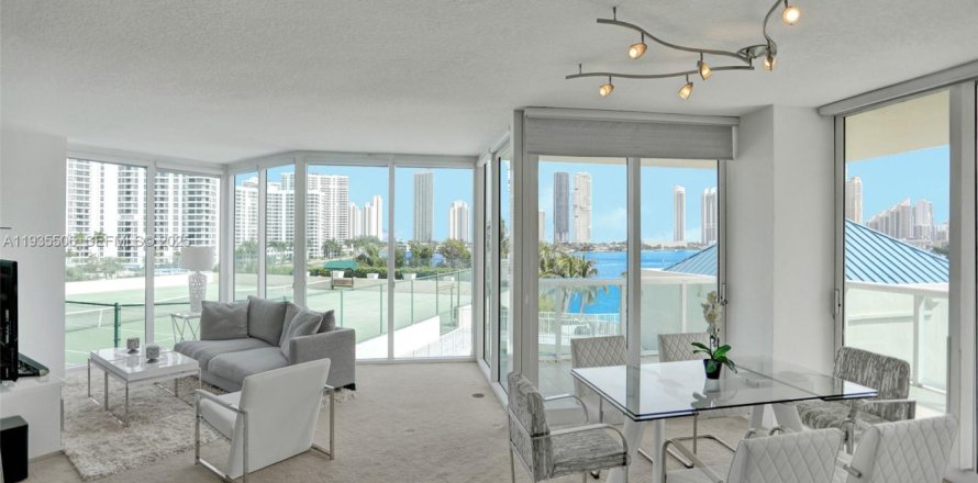Condo à Aventura, Floride, 3 chambres № 2169427