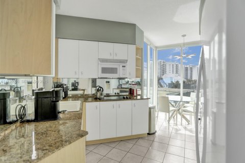 Copropriété à vendre à Aventura, Floride: 3 chambres, 197.88 m2 № 2169427 - photo 5