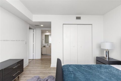 Copropriété à louer à Hallandale Beach, Floride: 3 chambres, 146.51 m2 № 1871693 - photo 13