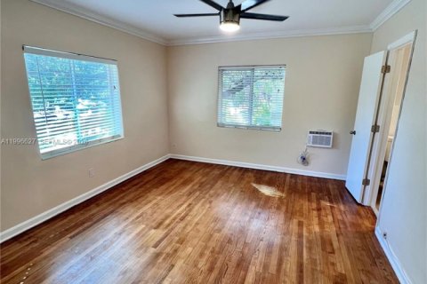 Apartamento en alquiler en Fort Lauderdale, Florida, 2 dormitorios № 2058690 - foto 4