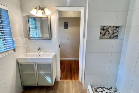 Apartamento en alquiler en Fort Lauderdale, Florida, 2 dormitorios № 2058690 - foto 3