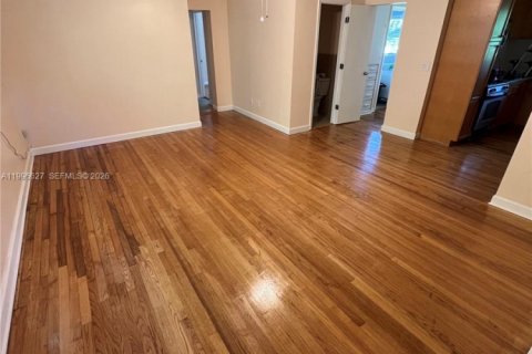 Apartamento en alquiler en Fort Lauderdale, Florida, 2 dormitorios № 2058690 - foto 2