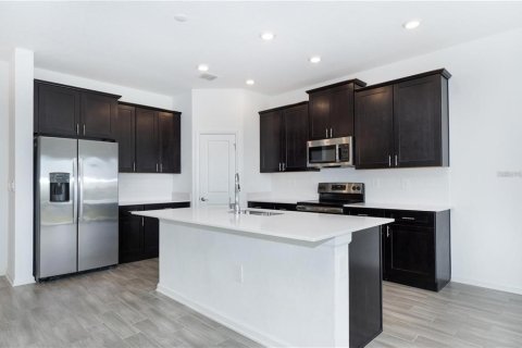 House in Groveland, Florida 5 bedrooms, 334.36 sq.m. № 1848192 - photo 4