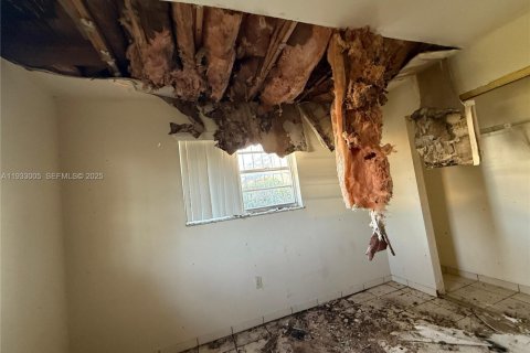 House in Miami, Florida 2 bedrooms, 137.96 sq.m. № 1992360 - photo 14