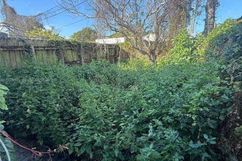 House in Miami, Florida 2 bedrooms, 137.96 sq.m. № 1992360 - photo 23