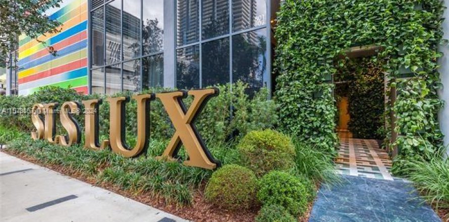 Condominio en Miami, Florida, 3 dormitorios № 1812061