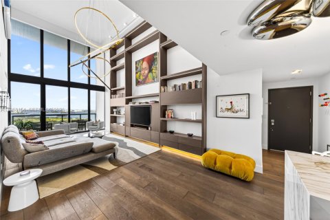 Снять в аренду кондоминиум в Майами, Флорида 2 спальни, 202.34м2, № 2030269 - фото 3