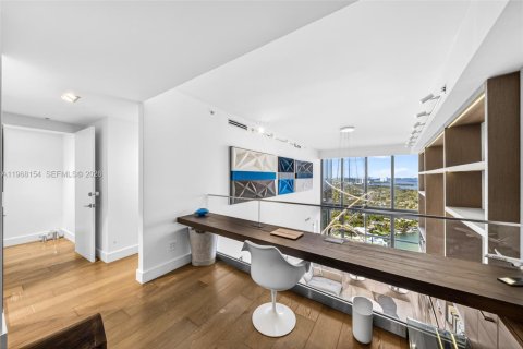 Снять в аренду кондоминиум в Майами, Флорида 2 спальни, 202.34м2, № 2030269 - фото 24