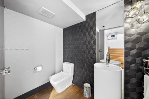 Снять в аренду кондоминиум в Майами, Флорида 2 спальни, 202.34м2, № 2030269 - фото 17