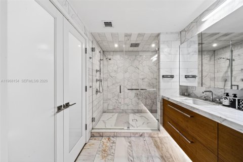 Снять в аренду кондоминиум в Майами, Флорида 2 спальни, 202.34м2, № 2030269 - фото 30