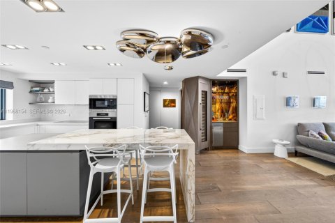 Снять в аренду кондоминиум в Майами, Флорида 2 спальни, 202.34м2, № 2030269 - фото 5