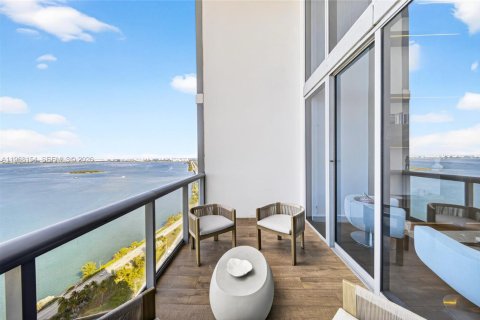 Снять в аренду кондоминиум в Майами, Флорида 2 спальни, 202.34м2, № 2030269 - фото 16