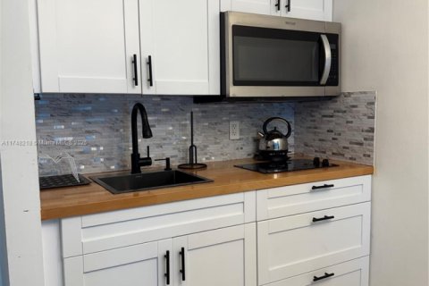 Copropriété à louer à Sunny Isles Beach, Floride: 43.48 m2 № 1710949 - photo 5