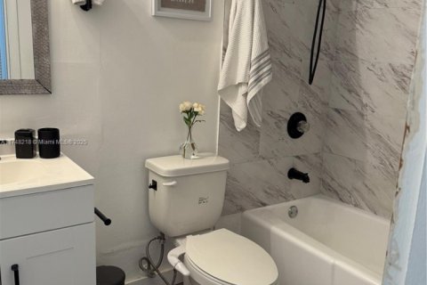 Copropriété à louer à Sunny Isles Beach, Floride: 43.48 m2 № 1710949 - photo 15