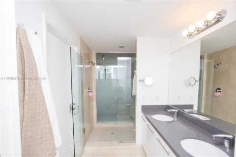 Copropriété à louer à Miami, Floride: 2 chambres, 104.89 m2 № 1996338 - photo 5