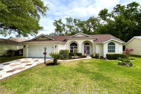 House in Leesburg, Florida 3 bedrooms, 191.19 sq.m. № 1588667 - photo 1