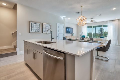 Townhouse in Four Corners, Florida 3 bedrooms, 168.25 sq.m. № 1810930 - photo 4