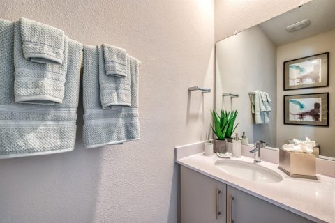 Townhouse in Four Corners, Florida 3 bedrooms, 168.25 sq.m. № 1810930 - photo 6