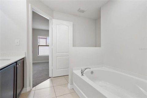 House in Kissimmee, Florida 4 bedrooms, 171.96 sq.m. № 1782634 - photo 22