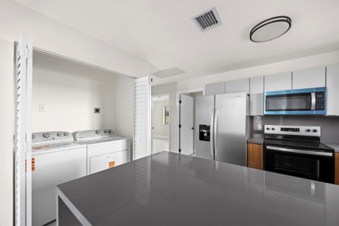 Touwnhouse à louer à Miami, Floride: 3 chambres, 101.91 m2 № 2279032 - photo 13