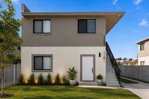 Touwnhouse à louer à Miami, Floride: 3 chambres, 101.91 m2 № 2279032 - photo 2