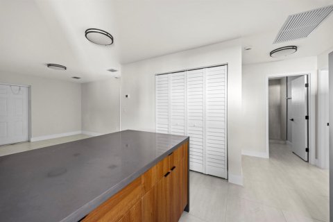 Touwnhouse à louer à Miami, Floride: 3 chambres, 101.91 m2 № 2279032 - photo 15