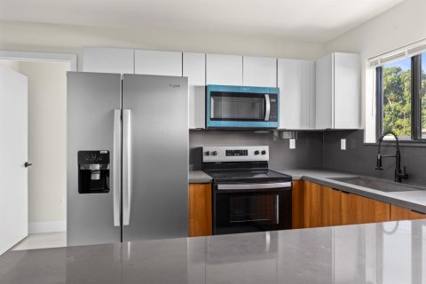 Touwnhouse à louer à Miami, Floride: 3 chambres, 101.91 m2 № 2279032 - photo 11