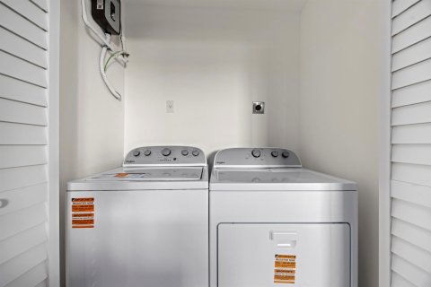 Touwnhouse à louer à Miami, Floride: 3 chambres, 101.91 m2 № 2279032 - photo 14