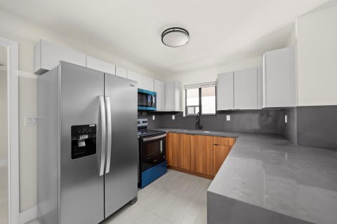 Touwnhouse à louer à Miami, Floride: 3 chambres, 101.91 m2 № 2279032 - photo 10