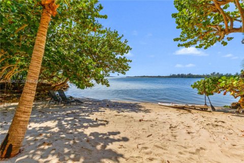 Casa en venta en Jupiter Island, Florida, 7 dormitorios, 739.32 m2 № 1989306 - foto 16